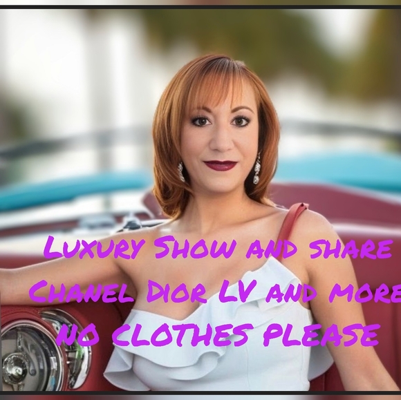 Handbags - Today's  Show 7:30 Share Sell Win Like To Be Notified